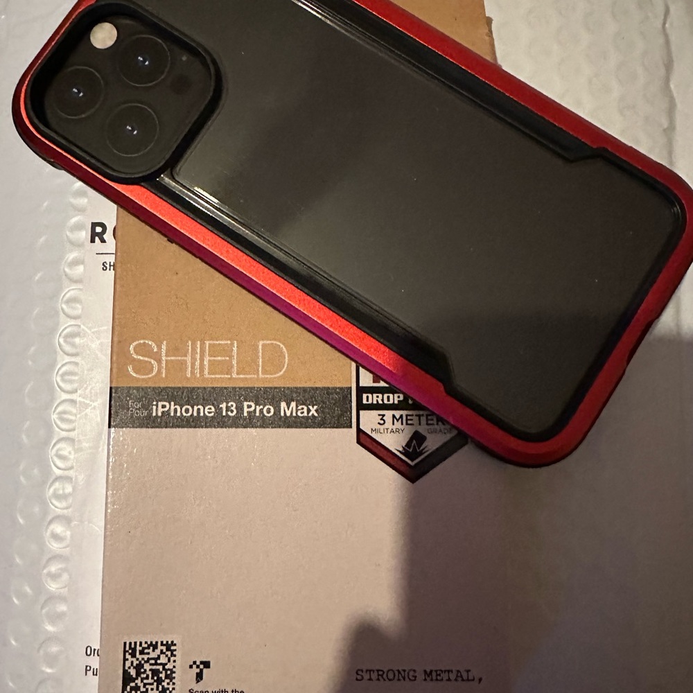 Raptic shield iPhone 13 Pro Max